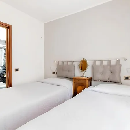 Garden House Fiera Milano Homestay Pero
